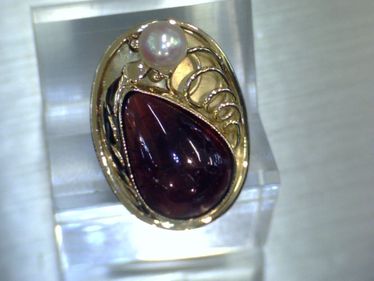 Ring mit Granat und Perle aus 585 Gelbgold # 53