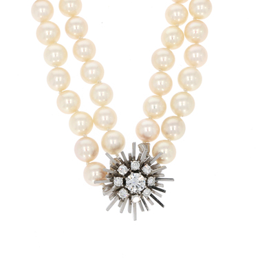 2-reihiges Perlencollier mit Brillantschliee ca. 1,57 ct. 49 cm
