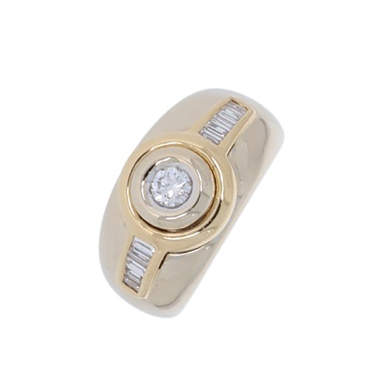 Bicolor Ring mit Brillant ca. 0,22 ct. und 10 Diamanten im Baguetteschliff ca. 0,46 ct. aus 750 Gold # 54