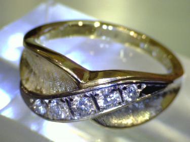 eleganter Ring mit Brillanten ca. 0,27 ct. 585 Gelbgold/Weißgold # 49