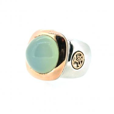 Tirisi Ring mit grünen Chalcedon-Cabochon 750 RG / 925 AG #55