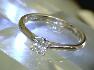 LUXORA Ring mit Brillant ca. 0,27 ct. aus 585 Weißgold # 54