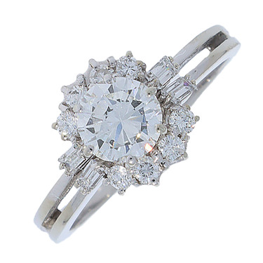 Ring mit Brillanten und Diamant Baguettes ca. 1,36 ct.  750 Weigold # 59