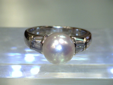 Ring mit Trapez Diamanten ca. 0,48 ct. und Perle 750 Weißgold # 55