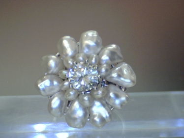Ring mit Brillant ca. 1,65 ct. und Perlen 750 Weißgold # 54