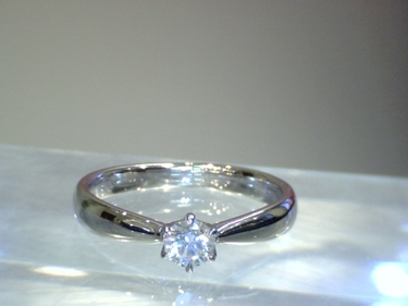 Solitr Ring mit Brillant 0,31 ct. aus 750 Weigold # 54 mit Expertise