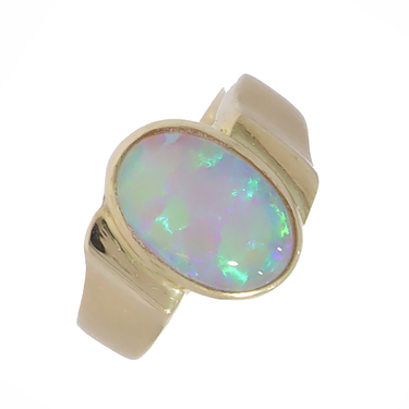 Ring mit Opal aus 750 Gelbgold # 52